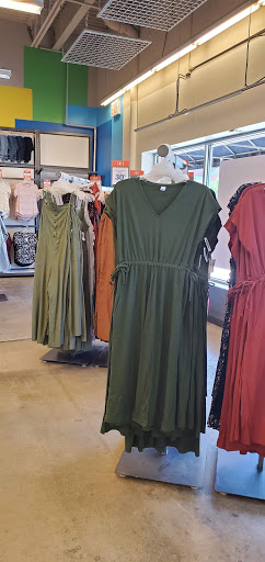 Clothing Store «Old Navy», reviews and photos, 3131 E Main St, Mohegan Lake, NY 10547, USA