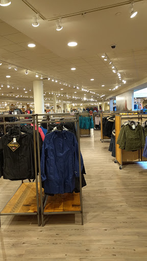 Clothing Store «L.L. Bean», reviews and photos, 8095 Tysons Corner Center, McLean, VA 22102, USA