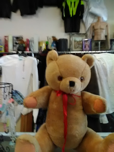 Thrift Store «American Way Thrift Store», reviews and photos, 3226 W Magnolia Blvd, Burbank, CA 91505, USA