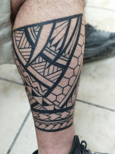 Tattoo Shop «Calaveras Tattoo», reviews and photos, 20991 Mission Blvd, Hayward, CA 94541, USA