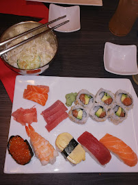 Baguettes du Restaurant de sushis Central Sushi à Dijon - n°2