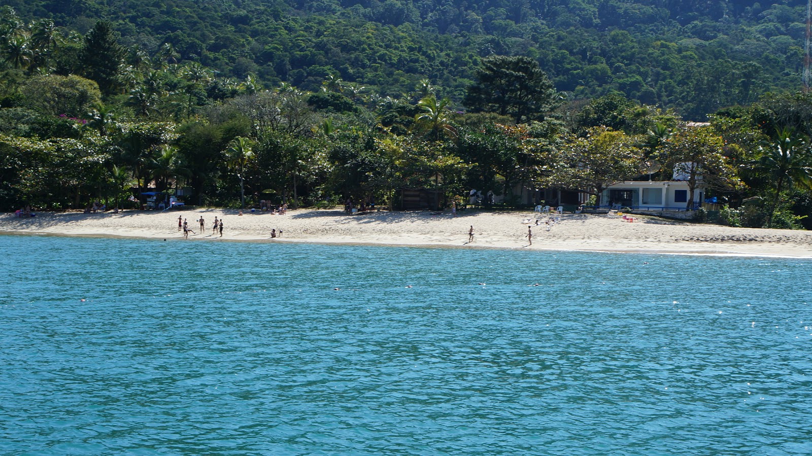 Fotografie cu Plaja Pitangueiras - locul popular printre cunoscătorii de relaxare