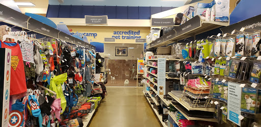 Pet Supply Store «PetSmart», reviews and photos, 8204 Leesburg Pike, Vienna, VA 22182, USA