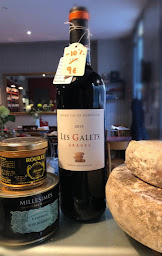 Photo n°4 de Le Comptoir Saint Andre - Cave à vin - Fromagerie - Restaurant - Traiteur à Bordeaux ()