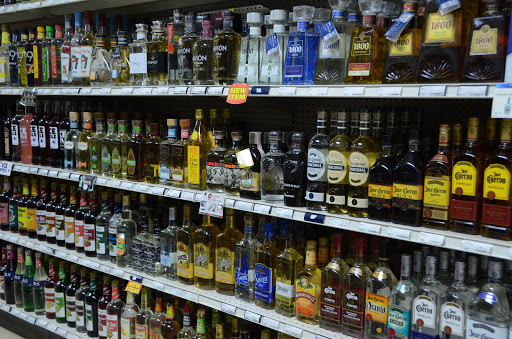 Liquor Store «B & L Liquor Store», reviews and photos, 1369 Main St, Houlton, WI 54082, USA