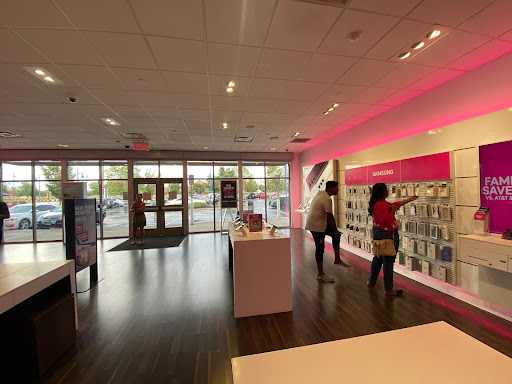 Cell Phone Store «T-Mobile», reviews and photos, 265 E Main St, Bridgeport, CT 06608, USA