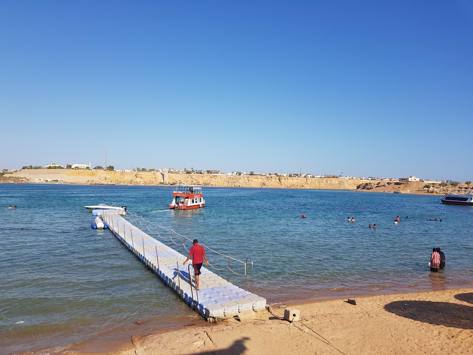 Foto van Hala beach - populaire plek onder ontspanningskenners