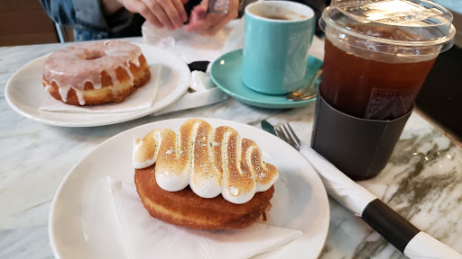 49th Parallel Café & Lucky's Doughnuts - THURLOW