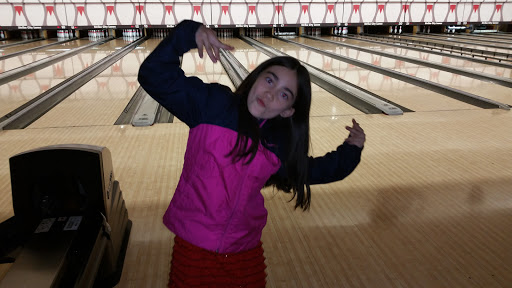 Bowling Alley «Strike City Lanes Bowling Center», reviews and photos, 1170 OR-99, Eugene, OR 97402, USA