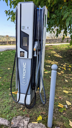 Borne de recharge de véhicules électriques RÉVÉO Charging Station Capdenac