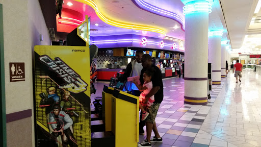 Movie Theater «Regal MacArthur Center Stadium 18 & RPX», reviews and photos, 300 Monticello Ave #330, Norfolk, VA 23510, USA