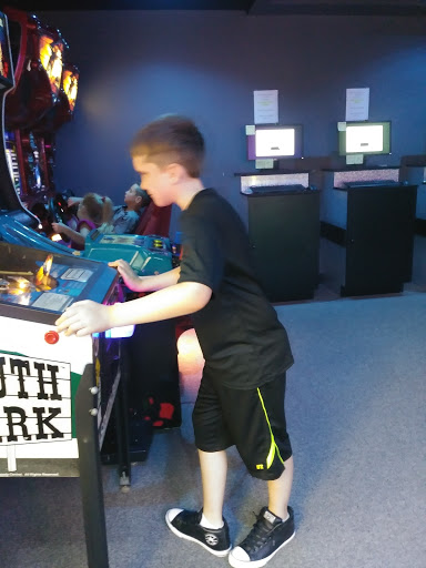 Bowling Alley «Mohegan Bowl», reviews and photos, 51 Thompson Rd, Webster, MA 01570, USA