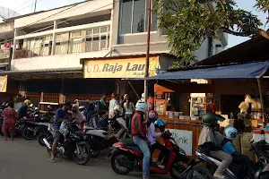 Gudang Lelang Market image