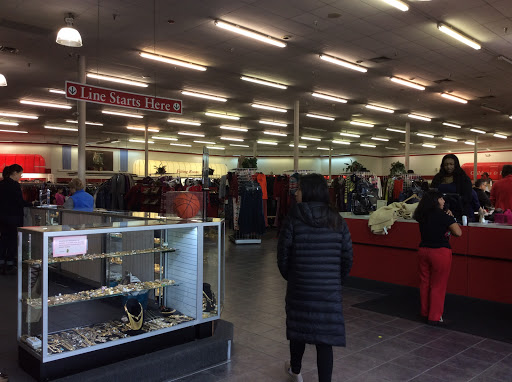 Thrift Store «The Salvation Army Family Store & Donation Center», reviews and photos, 823 E Auburn Rd, Rochester Hills, MI 48307, USA