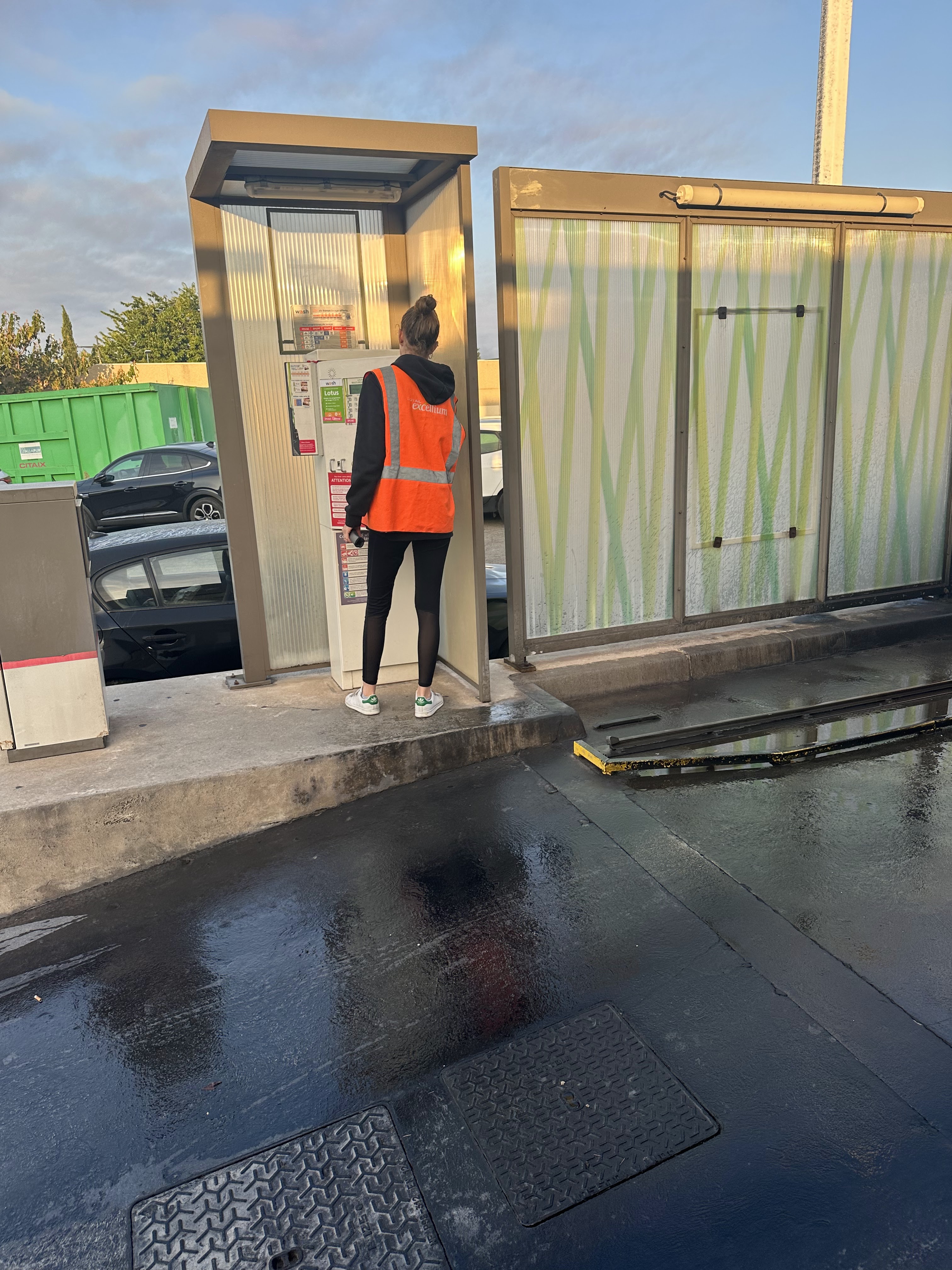 Photo n° 4 de l'avis de Aliaksei.a fait le 13/09/2023 à 18:44