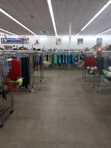 Non-Profit Organization «Goodwill Houston Select Stores», reviews and photos, 1102 W Dallas St, Conroe, TX 77301, USA
