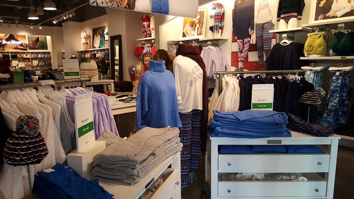 Clothing Store «AEO Factory & Aerie Store», reviews and photos, 3945 Eagan Outlets Pkwy #1040, Eagan, MN 55122, USA