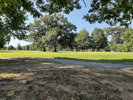 Golf Course «Twin Oaks Golf & Plantation Club», reviews and photos, 450 E 43rd St, Covington, KY 41015, USA