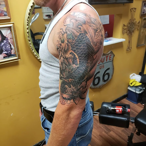 Tattoo Shop «Hollyweird Tattoos», reviews and photos, 569 GA-138, Jonesboro, GA 30236, USA