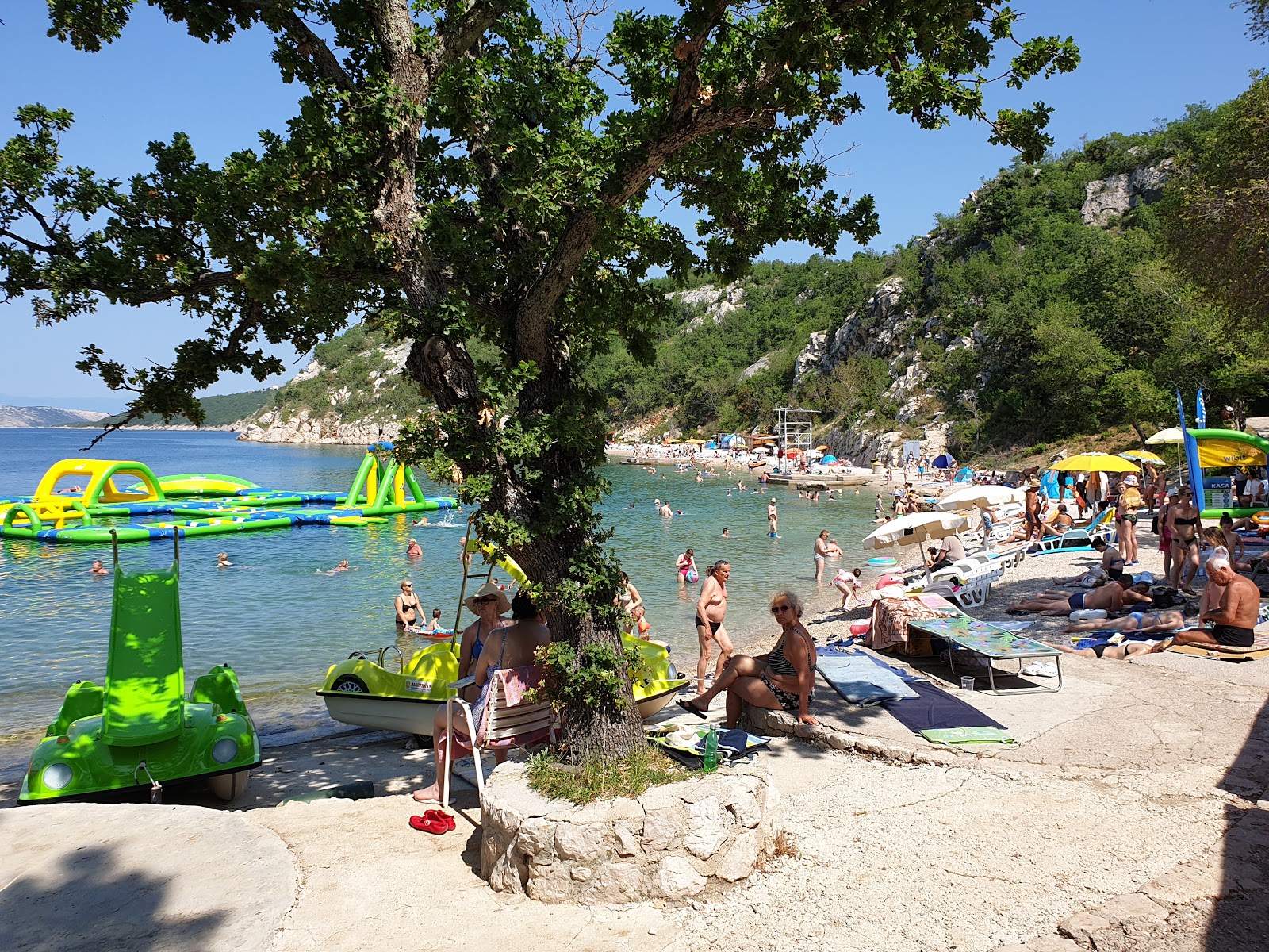 Foto de Kacjak beach área de complejo turístico de playa