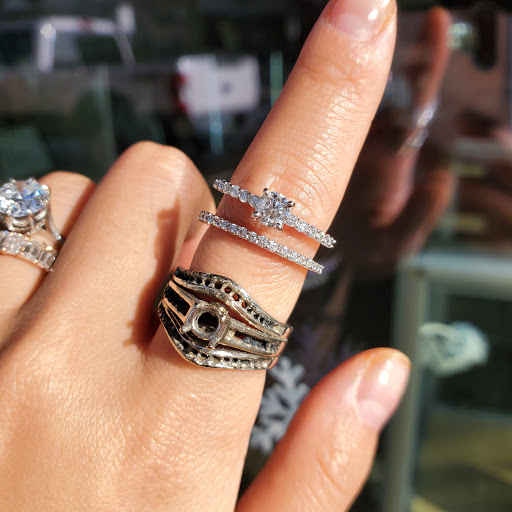 Jeweler «White & Ivory Fine Jewelry», reviews and photos, 1610 Village Market Blvd SE #110, Leesburg, VA 20175, USA