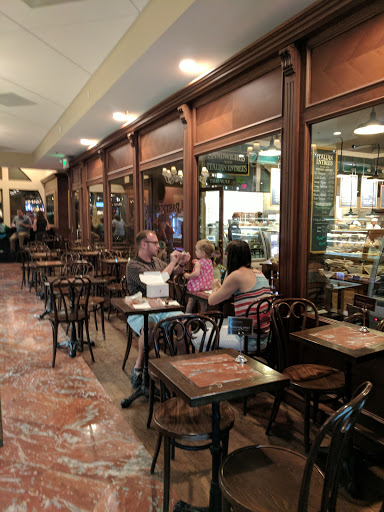 Italian Restaurant «Cossetta», reviews and photos, 211 7th St W, St Paul, MN 55102, USA
