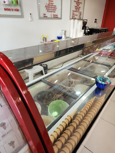 Heladeria yayito - Sundae restaurant en Rivadavia