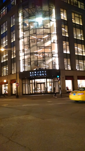 Department Store «Barneys New York, Chicago», reviews and photos, 15 E Oak St, Chicago, IL 60611, USA
