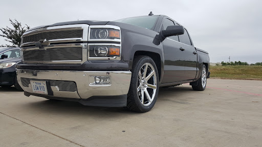 Tire Shop «Discount Tire Store - Roanoke, TX», reviews and photos, 1330 US-377, Roanoke, TX 76262, USA