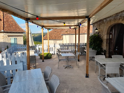 Crêperie O CHAMPS D'LHEURE, chambres et gîtes à Curemonte