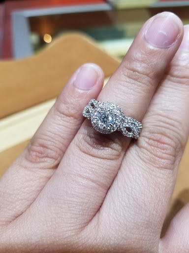 Jewelry Store «Benchmark Jewelers - Town East Mall», reviews and photos, 1162 Town East Mall, Mesquite, TX 75150, USA