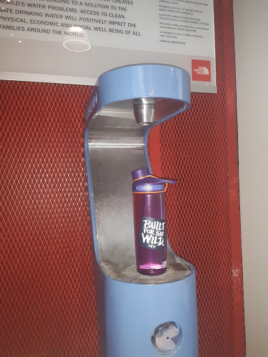 Clothing Store «The North Face», reviews and photos, 8702 Keystone Crossing, Indianapolis, IN 46240, USA