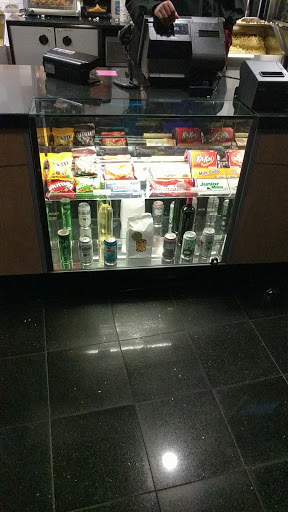 Movie Theater «ShowPlace ICON Theatres at Roosevelt Collection with ICON•X - Chicago», reviews and photos, 1011 S Delano Ct, Chicago, IL 60605, USA