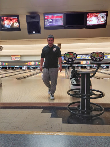 Bowling Alley «Plaza Lanes», reviews and photos, 2701 Douglas Ave, Des Moines, IA 50310, USA