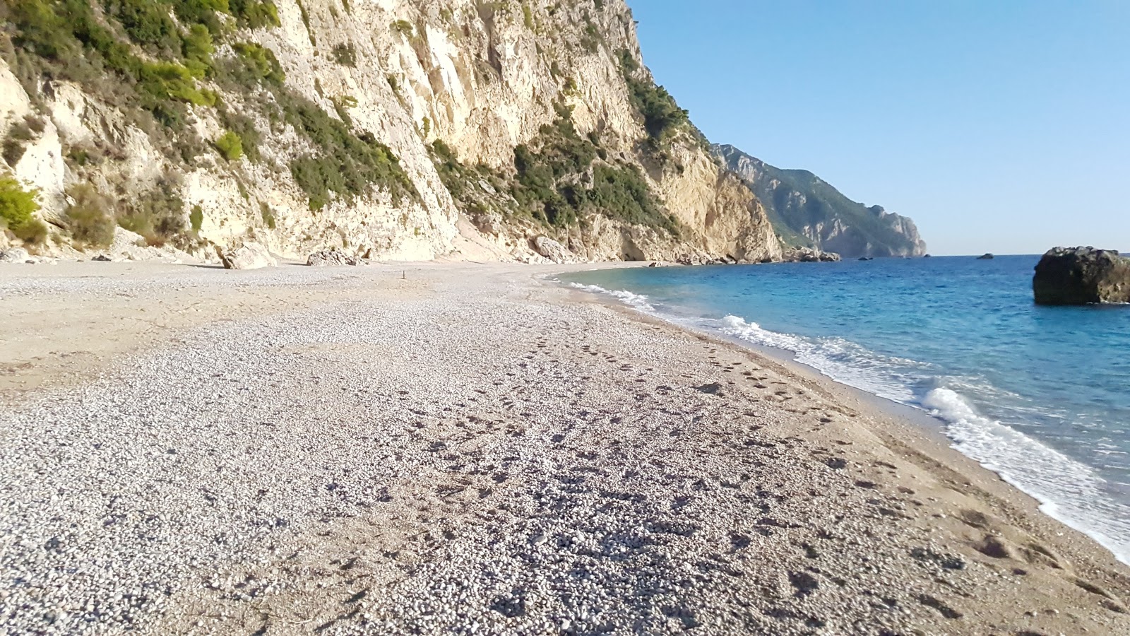 Foto van Stelari beach met ruim strand