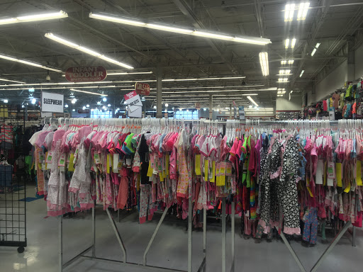 Clothing Store «Forman Mills», reviews and photos, 16855 Torrence Ave, Lansing, IL 60438, USA