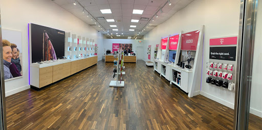 Cell Phone Store «T-Mobile», reviews and photos, 755 NJ-18, East Brunswick, NJ 08816, USA