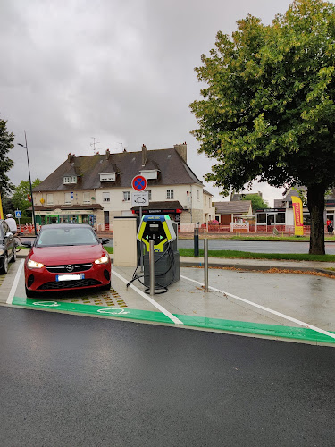 Borne de recharge de véhicules électriques Station de recharge pour véhicules électriques Cagny