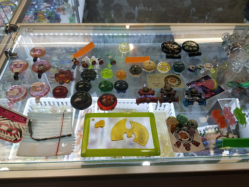 Tobacco Shop «Glass Monkey Smoke Shop», reviews and photos, 7309 E Stetson Dr, Scottsdale, AZ 85251, USA