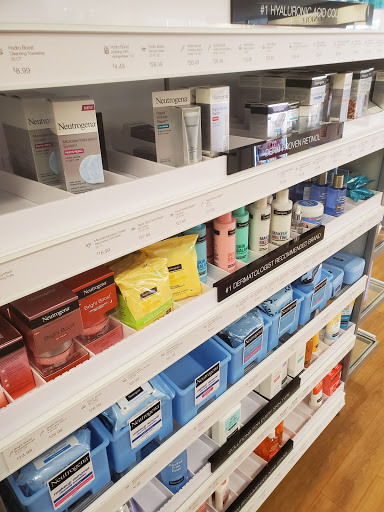 Hair Salon «Ulta Beauty», reviews and photos, 105 West Bridge St, Homestead, PA 15160, USA