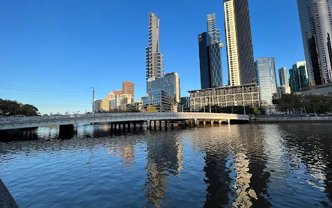 Queens Bridge image