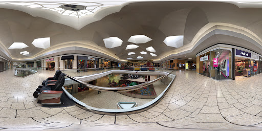 Shopping Mall «Lakeforest Mall», reviews and photos, 701 Russell Ave, Gaithersburg, MD 20877, USA