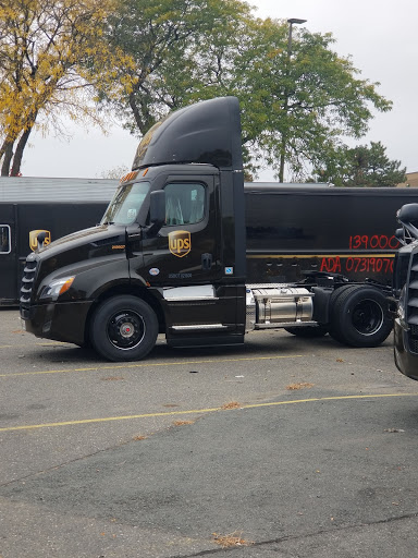 Shipping and Mailing Service «UPS Customer Center», reviews and photos, 90 Locust St, Hartford, CT 06114, USA