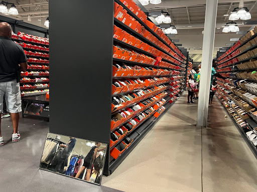 Clothing Store «Nike Clearance Store», reviews and photos, 2573 Old Vineland Rd, Kissimmee, FL 34746, USA