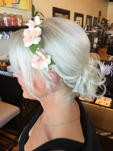 Beauty Salon «Mane Connection Hair Salon», reviews and photos, 39265 Grand River Ave, Farmington, MI 48335, USA