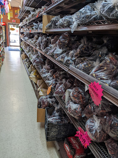 Grocery Store «Tienda Vallarta», reviews and photos, 115 E Main St, Monroe, WA 98272, USA