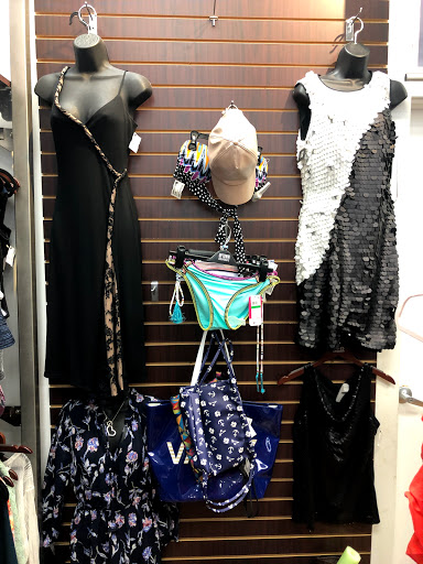 Clothing Store «Uptown Cheapskate», reviews and photos, 929 E Commercial Blvd, Oakland Park, FL 33334, USA