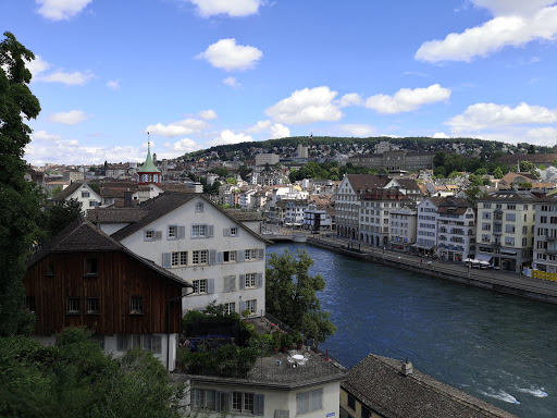 Farmhouses with animals in Zurich