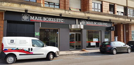 Mail Boxes Etc.           - Centro Mbe 0093