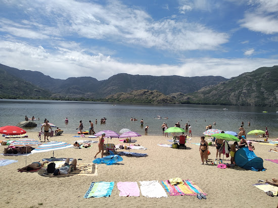 Praia Viquela Lago de Sanabria